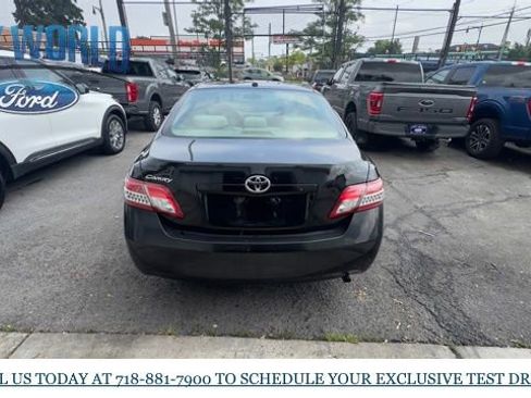 Used 2011 Toyota Camry image 4