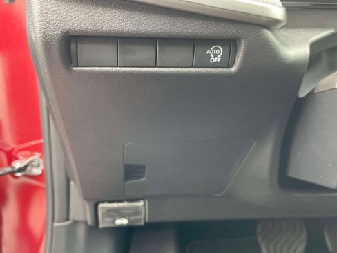 Used 2026 Nissan Kicks SV FWD image 17