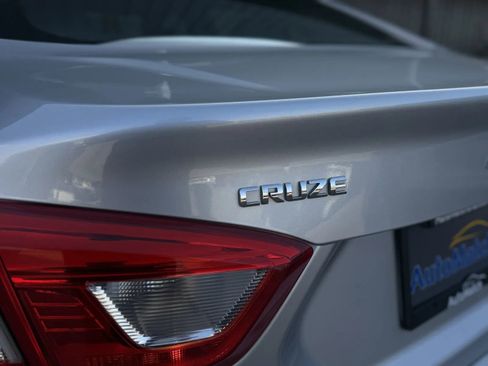 Used 2016 Chevrolet Cruze LT image 36