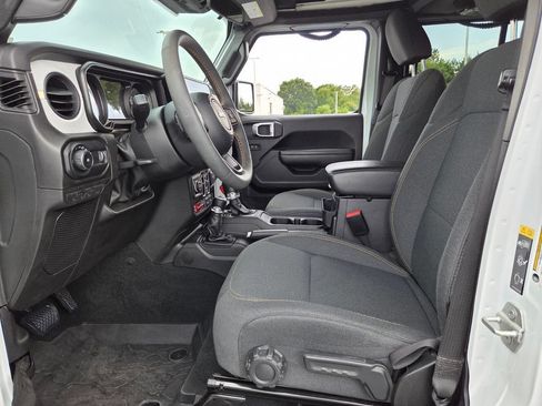Used 2024 Jeep Wrangler Sport AWD/4WD image 5
