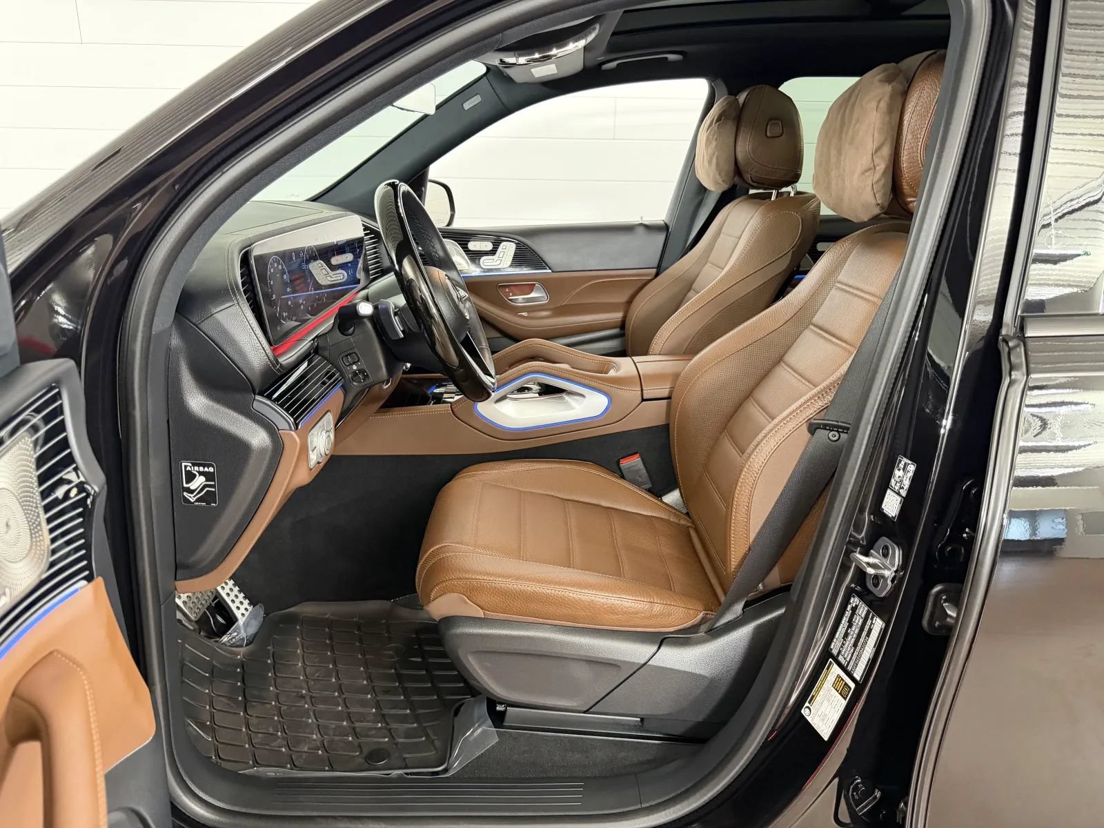 Used 2025 Mercedes-Benz GLS 450 4MATIC image 12