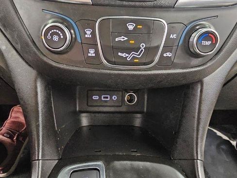 Used 2021 Chevrolet Equinox LT AWD/4WD image 24