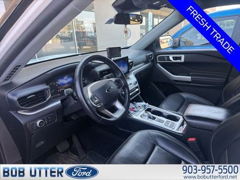 Used 2021 Ford Explorer XLT w/ Equipment Group 202A image 5