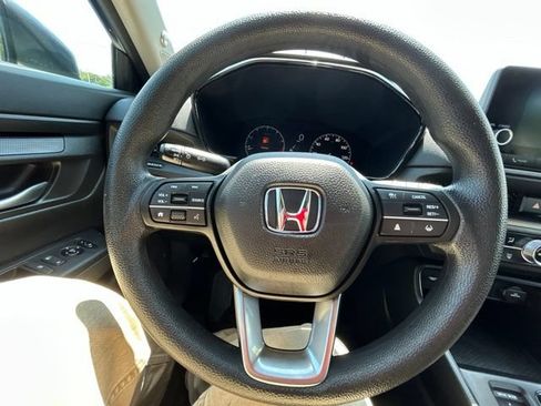 Used 2023 Honda CR-V EX image 17