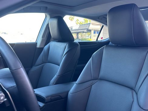 Certified 2025 Lexus ES 350 w/ Premium Package FWD image 24