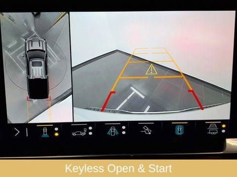 Used 2023 Chevrolet Silverado 1500 High Country w/ Technology Package image 30