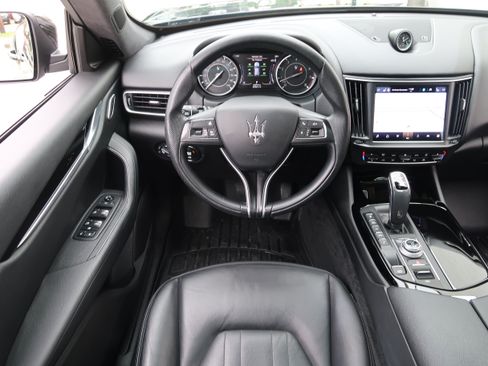 Used 2022 Maserati Levante GT AWD/4WD image 14