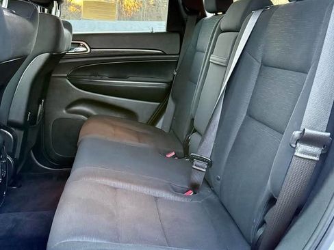 Used 2017 Jeep Grand Cherokee Laredo w/ Quick Order Package 23E image 6