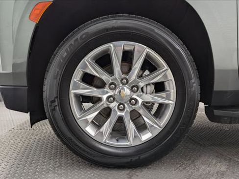 Used 2023 Chevrolet Suburban Premier image 34