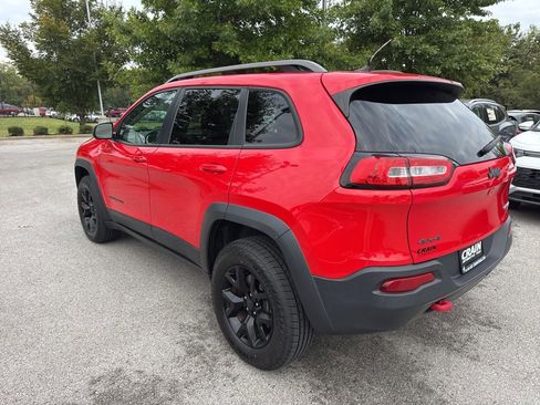 Used 2017 Jeep Cherokee Trailhawk image 5