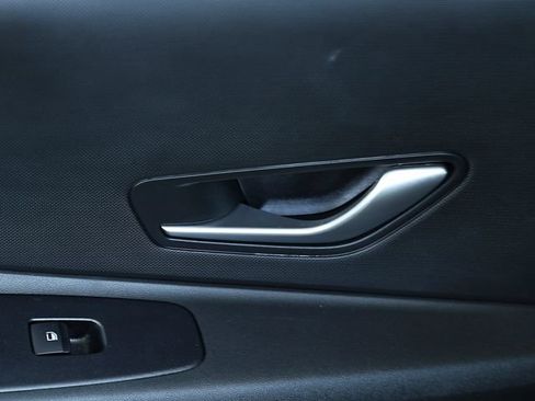 Used 2026 Hyundai Elantra SE FWD image 23