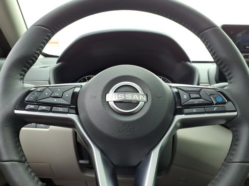 Used 2024 Nissan Altima 2.5 SL FWD image 28