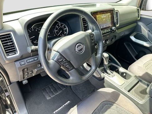 Used 2022 Nissan Frontier SV AWD/4WD image 10