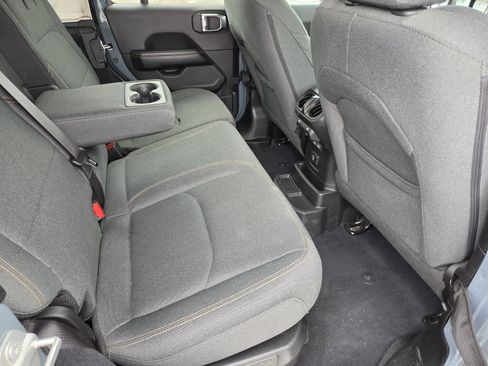 Used 2024 Jeep Wrangler Unlimited Sahara AWD/4WD image 11
