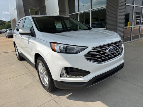Certified 2022 Ford Edge SEL w/ Convenience Package image 9