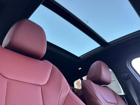 New 2025 BMW X4 xDrive30i w/ Convenience Package image 14