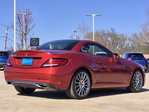 Certified 2019 Mercedes-Benz SLC 300 image 4