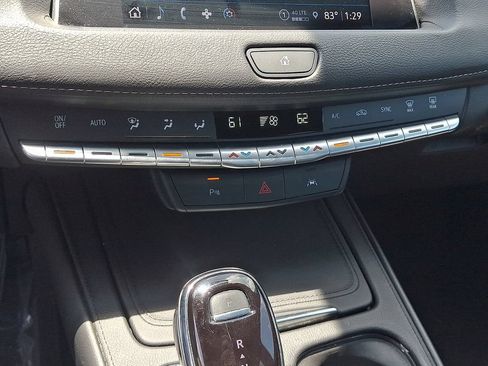 Used 2023 Cadillac XT4 Premium Luxury AWD/4WD image 15