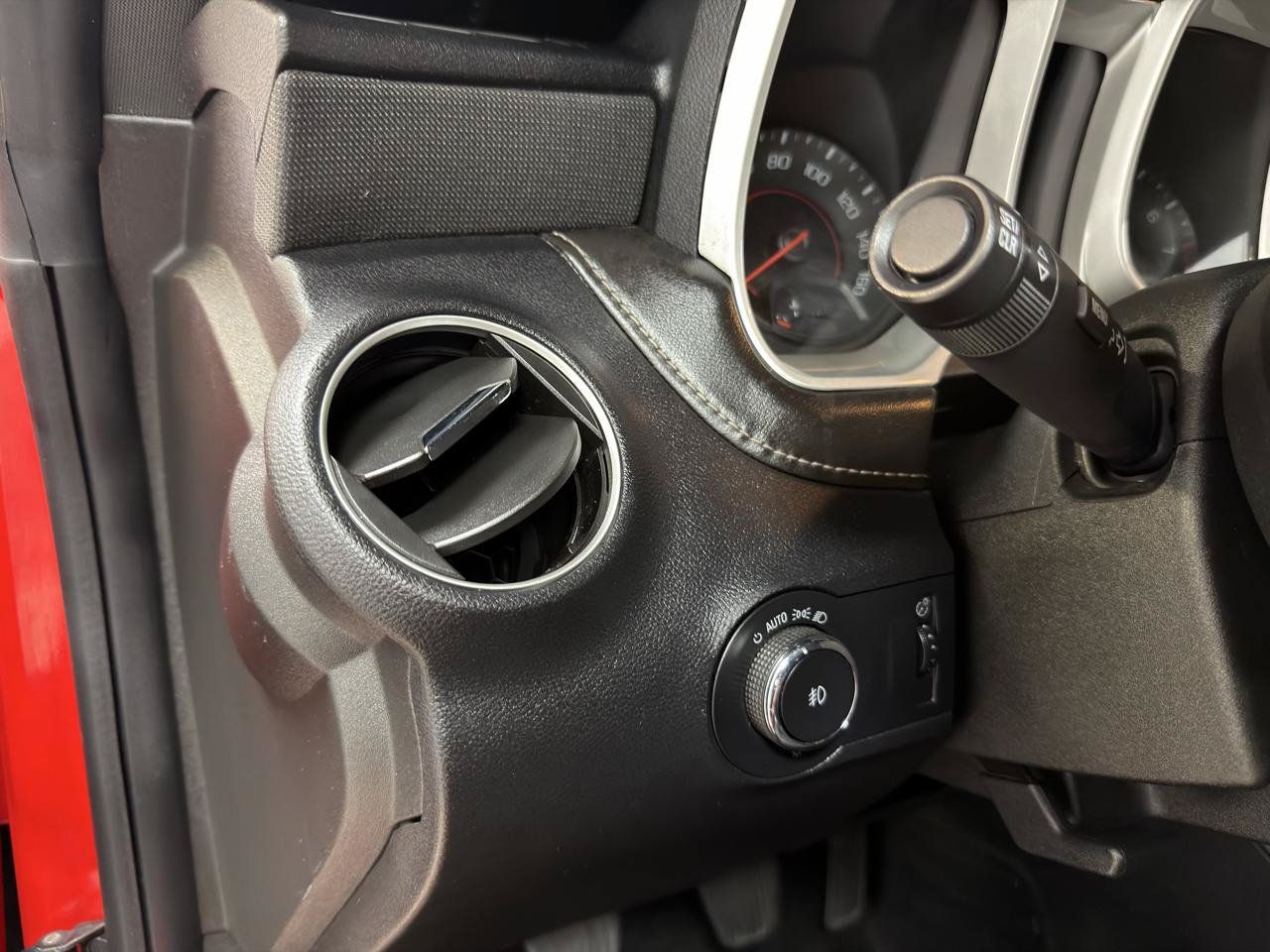 Used 2015 Chevrolet Camaro LT RWD image 16