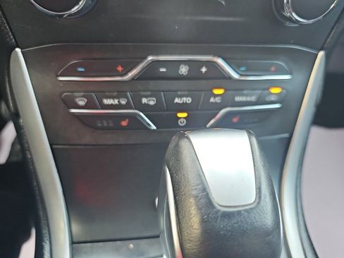 Used 2017 Ford Edge SEL w/ Equipment Group 201A image 18