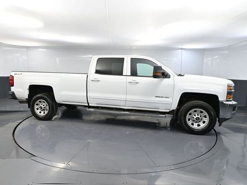 Used 2015 Chevrolet Silverado 2500 LT w/ LT Convenience Package image 3