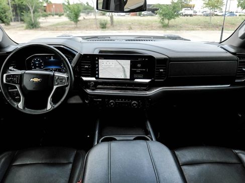 Used 2025 Chevrolet Silverado 2500 LTZ w/ LTZ Premium Package AWD/4WD image 15