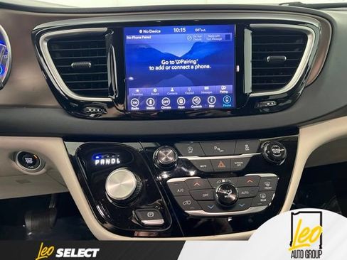 Used 2018 Chrysler Pacifica Touring-L Plus w/ Tire & Wheel Group FWD image 20