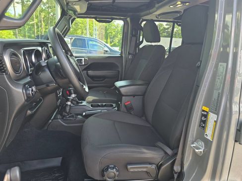 Used 2022 Jeep Wrangler Unlimited Sport AWD/4WD image 9