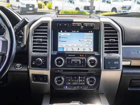 Certified 2017 Ford F250 Platinum w/ Platinum Ultimate Package image 13