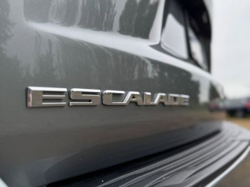 Used 2023 Cadillac Escalade V AWD/4WD image 58