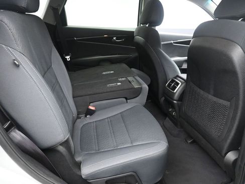 Used 2016 Kia Sorento LX image 25