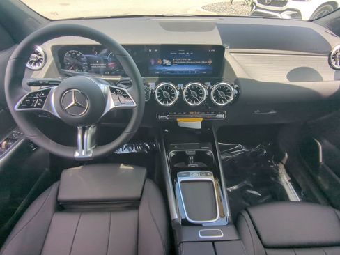Used 2026 Mercedes-Benz GLA 250 4MATIC image 2