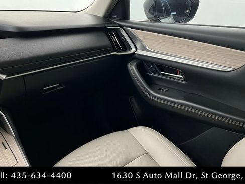 Certified 2025 MAZDA CX-70 Plug-In Hybrid w/ Premium Pkg image 10