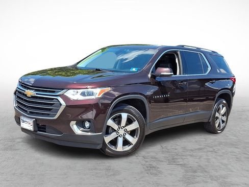 Used 2020 Chevrolet Traverse LT w/ LT Premium Package AWD/4WD image 1