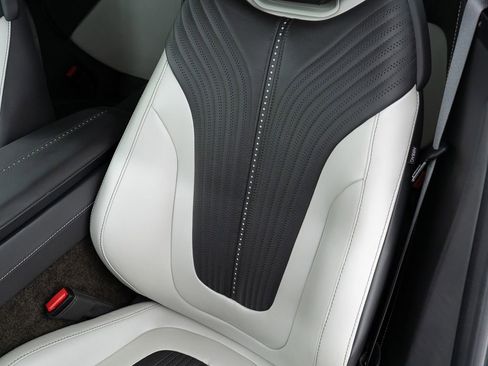 Used 2023 Aston Martin DB11 V12 image 18