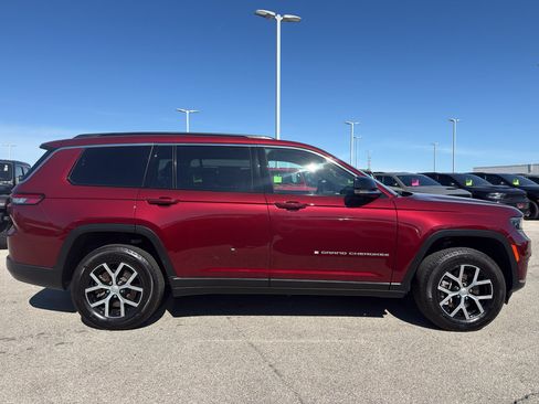Used 2024 Jeep Grand Cherokee L Limited w/ Luxury Tech Group II AWD/4WD image 4