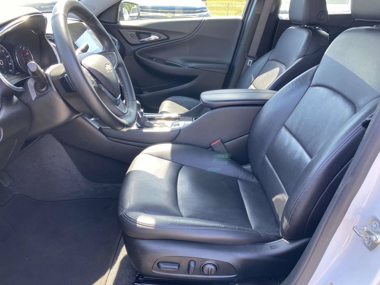 Used 2024 Chevrolet Malibu LT FWD image 13