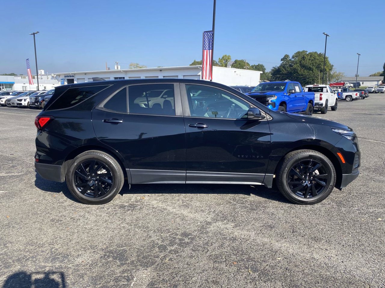 Used 2024 Chevrolet Equinox LS w/ LS Convenience Package FWD image 9