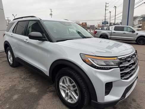 New 2026 Ford Explorer Active image 4