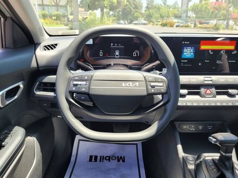 New 2026 Kia K4 FWD image 12