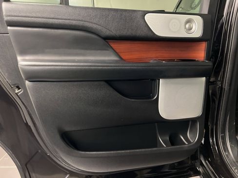 Used 2021 Lincoln Navigator L Reserve image 41