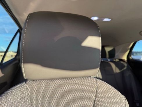 Used 2023 Buick Envision Preferred image 23