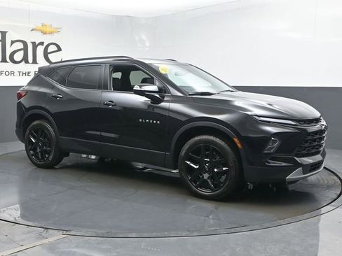 Used 2024 Chevrolet Blazer LT w/ LPO, Black Grille Bar Package FWD image 6