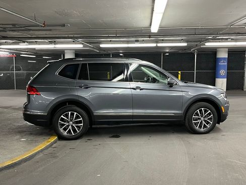 Used 2020 Volkswagen Tiguan SE image 39
