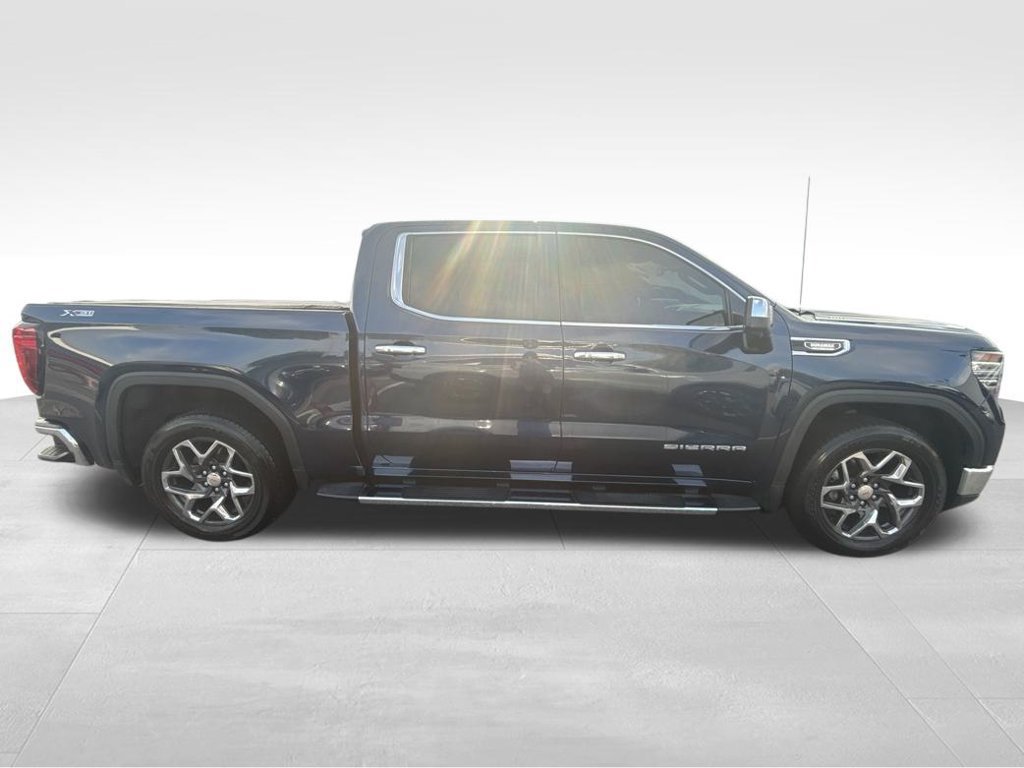 Used 2023 GMC Sierra 1500 SLT w/ SLT Premium Package AWD/4WD image 7
