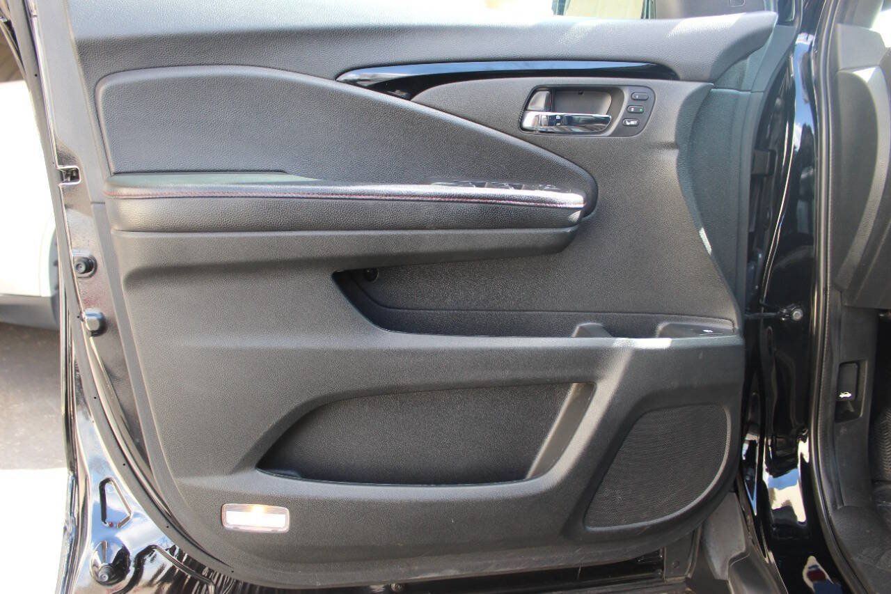 Used 2019 Honda Ridgeline Black Edition image 17