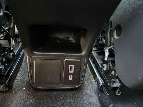 Certified 2022 Buick Encore GX Select w/ Sport Touring Package image 38