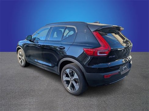 Used 2023 Volvo XC40 B5 Plus w/ Protection Package Premier image 3