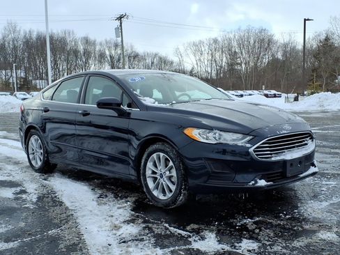 Used 2020 Ford Fusion SE image 3