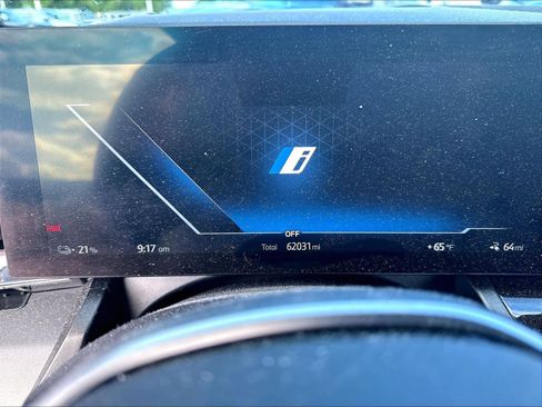 Used 2024 BMW i5 eDrive40i w/ M Sport Package RWD image 15